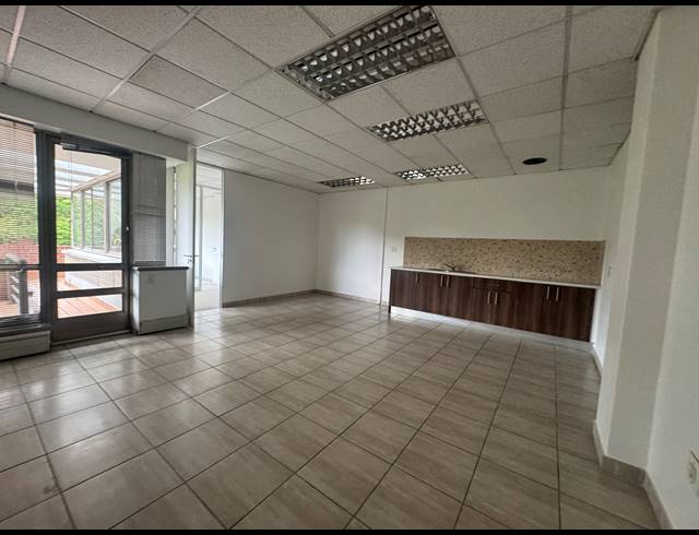 313M² OFFICE TO LET IN WOODMEAD